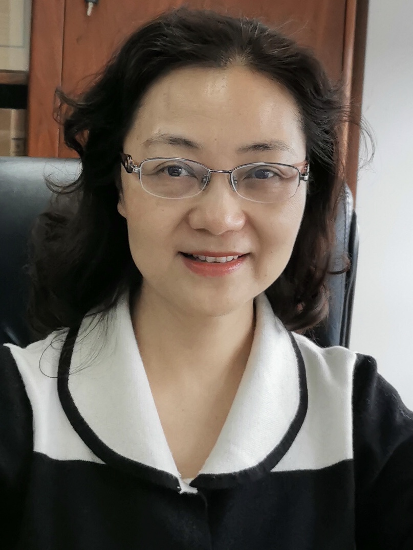 副秘书长、新华文轩出版传媒股份有限公司工会副主席/党群工作部主任 李卿
